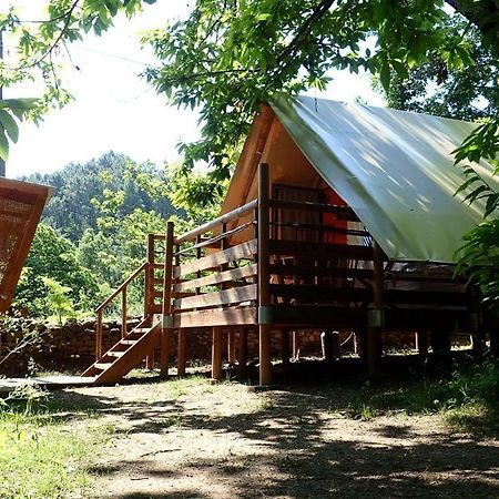 Camping La Chataigneraie Gravieres Bagian luar foto