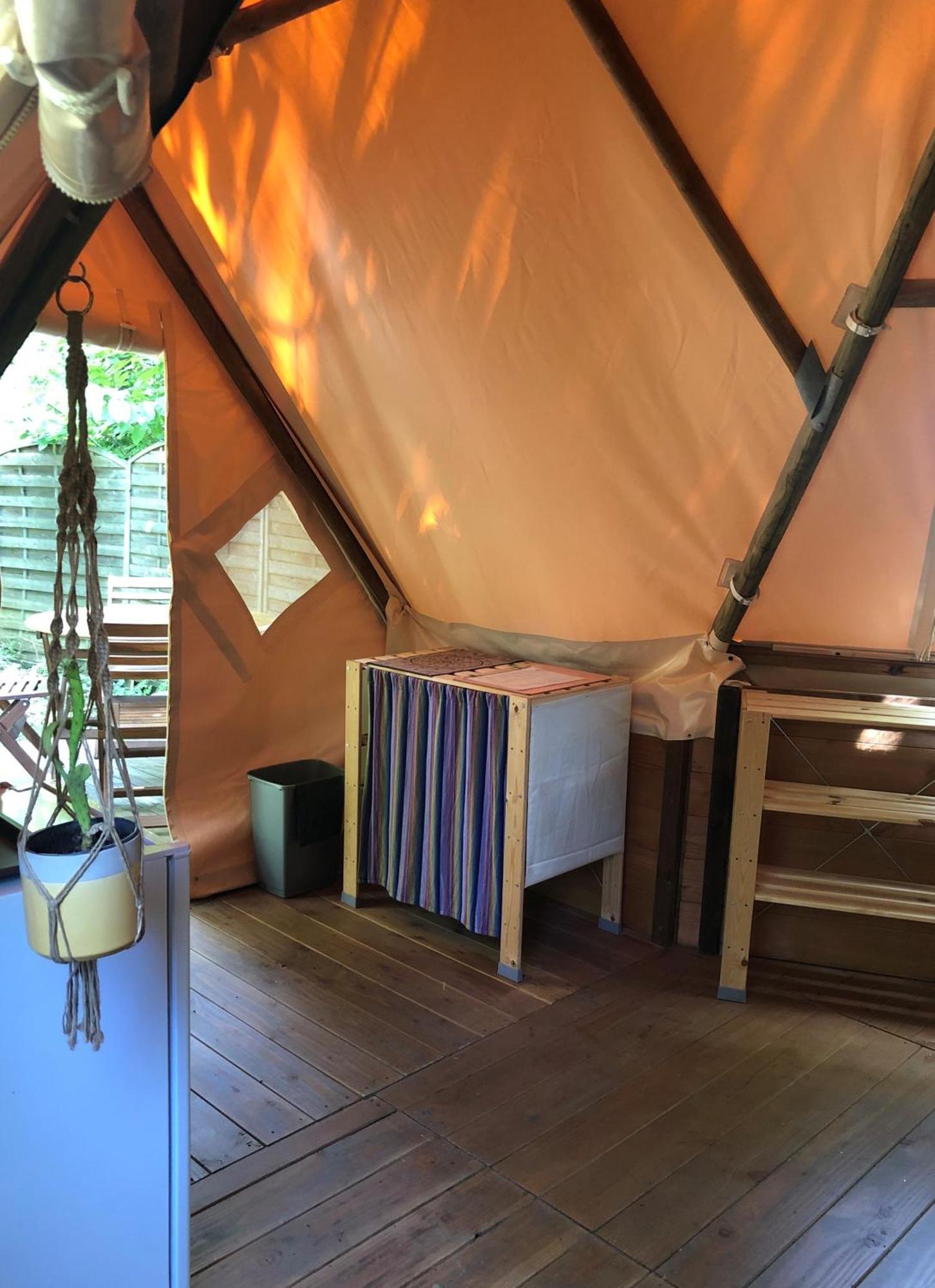 Camping La Chataigneraie Gravieres Ruang foto